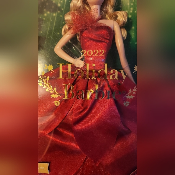Mattel HBY06 Barbie Signature 2022 Holiday Barbie Doll, Blonde Hair - Picture 4 of 5